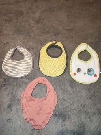 Lot de 4 petit bavoirs