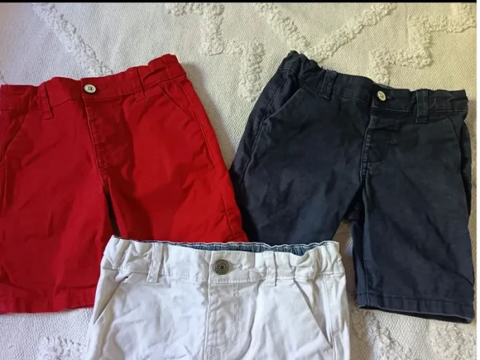 Lot 3 shorts bermudas 98cm - photo numéro 2