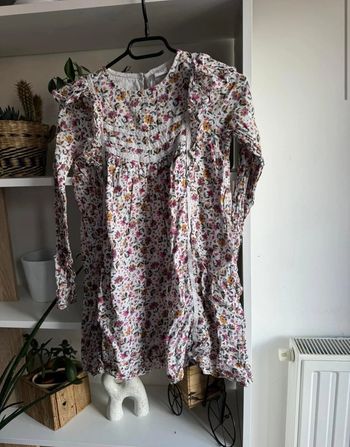 Robe fleurie tape à l œil