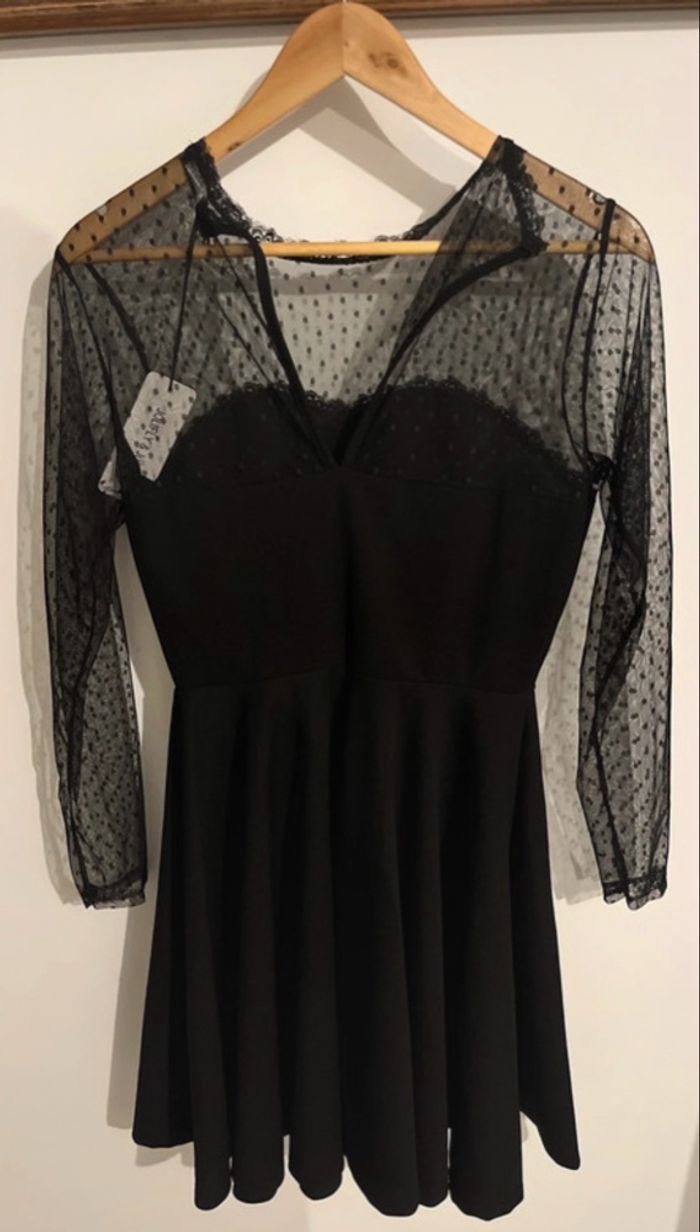 Robe noire avec manche transparente - photo numéro 3