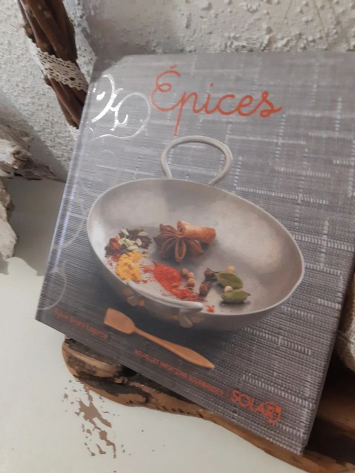 Livre de cuisine "Epices" - photo numéro 2