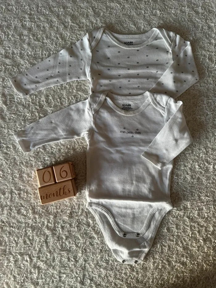 Lot 2 bodies mixte Kiabi 6 mois