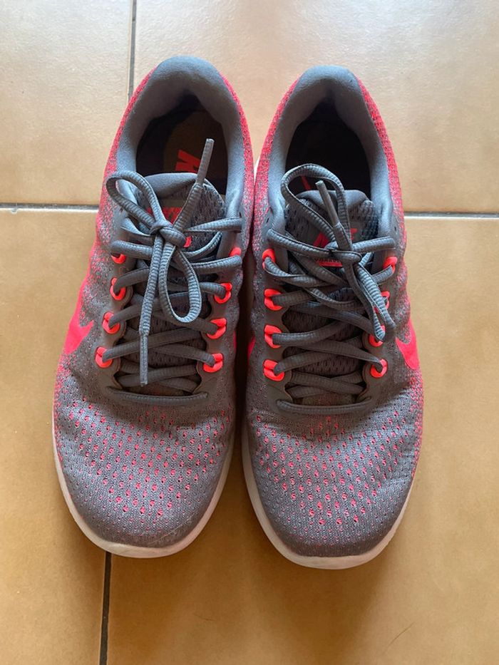 Baskets femme Nike taille 38 - photo numéro 3