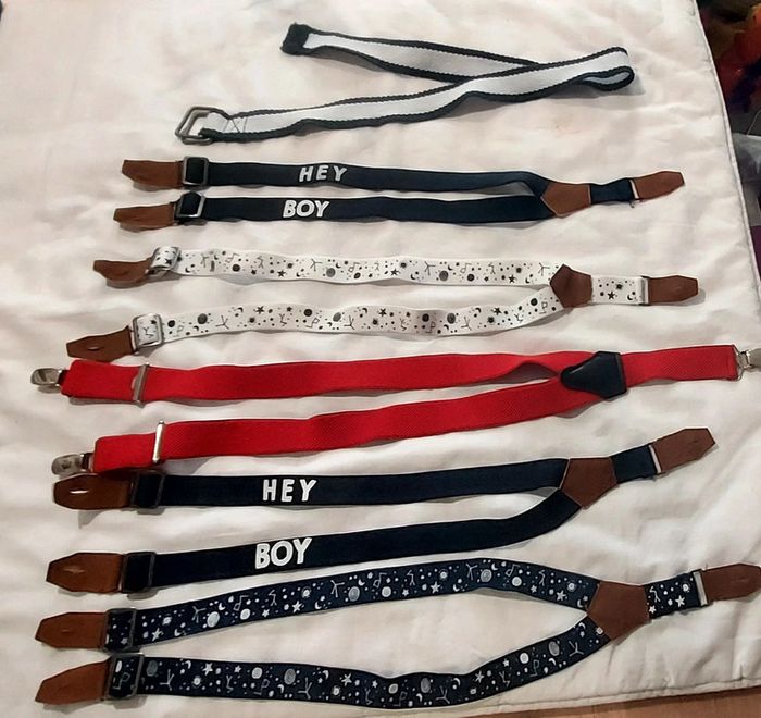 lot de 5 bretelles pantalons jusqu'à 18 mois et 1 ceinture