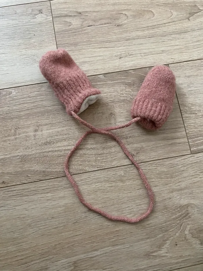 Bonnet et moufles bébé filles - photo numéro 3