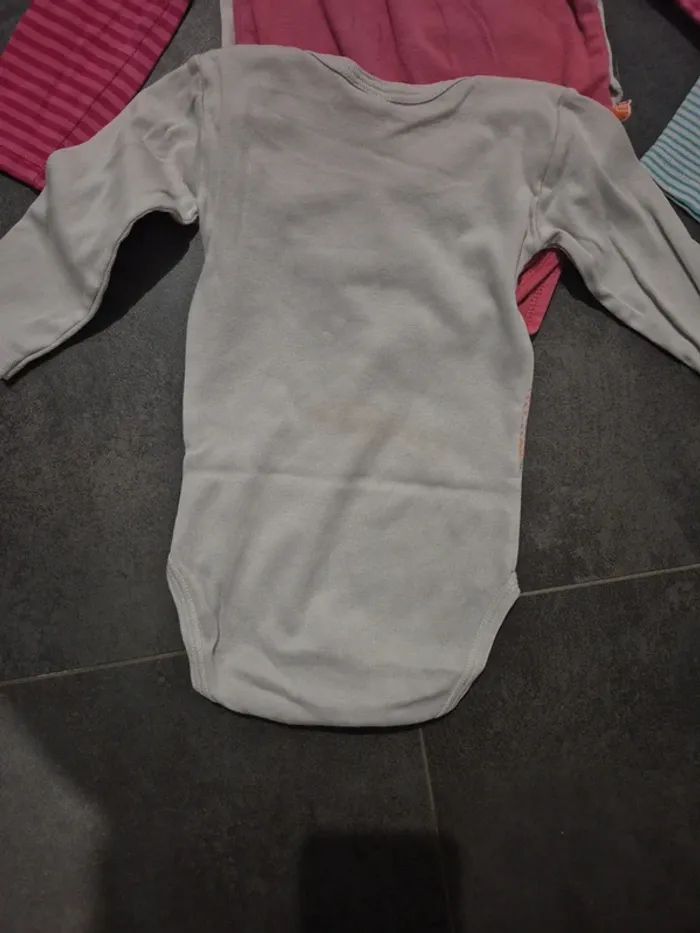 Lot de bodies manches longues fille 12 mois - photo numéro 3