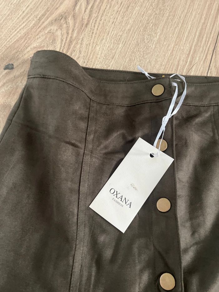 Superbe Jupe Oxana taille S neuve sous blister - photo numéro 3