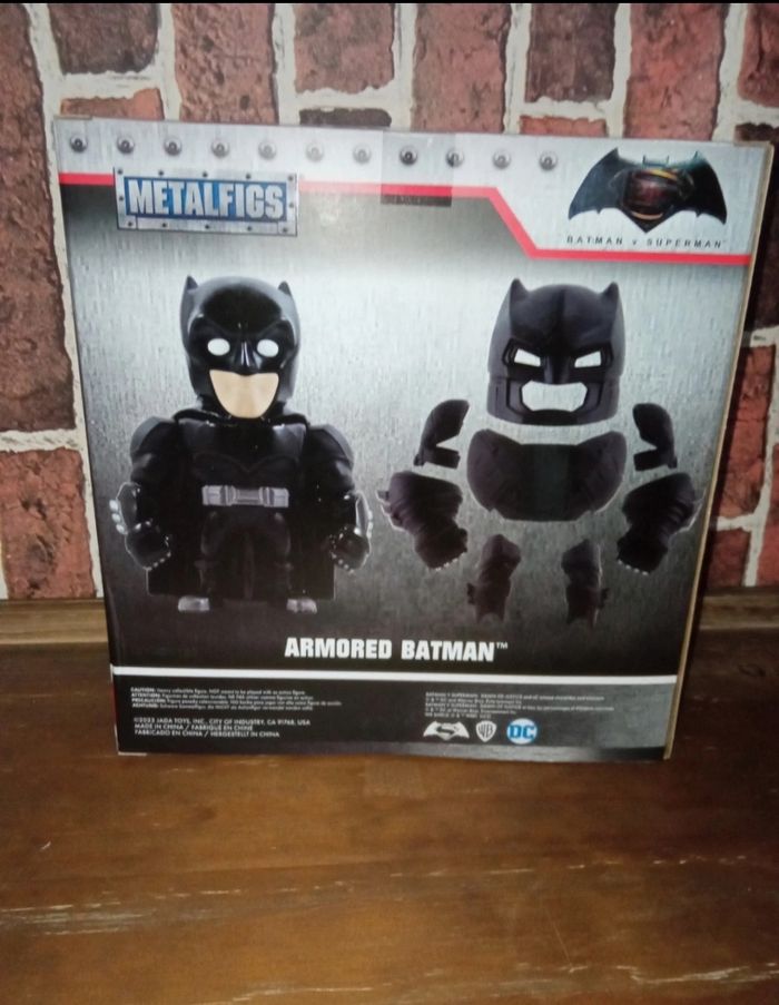Coffret Batman yeux lumineux métal - photo numéro 4