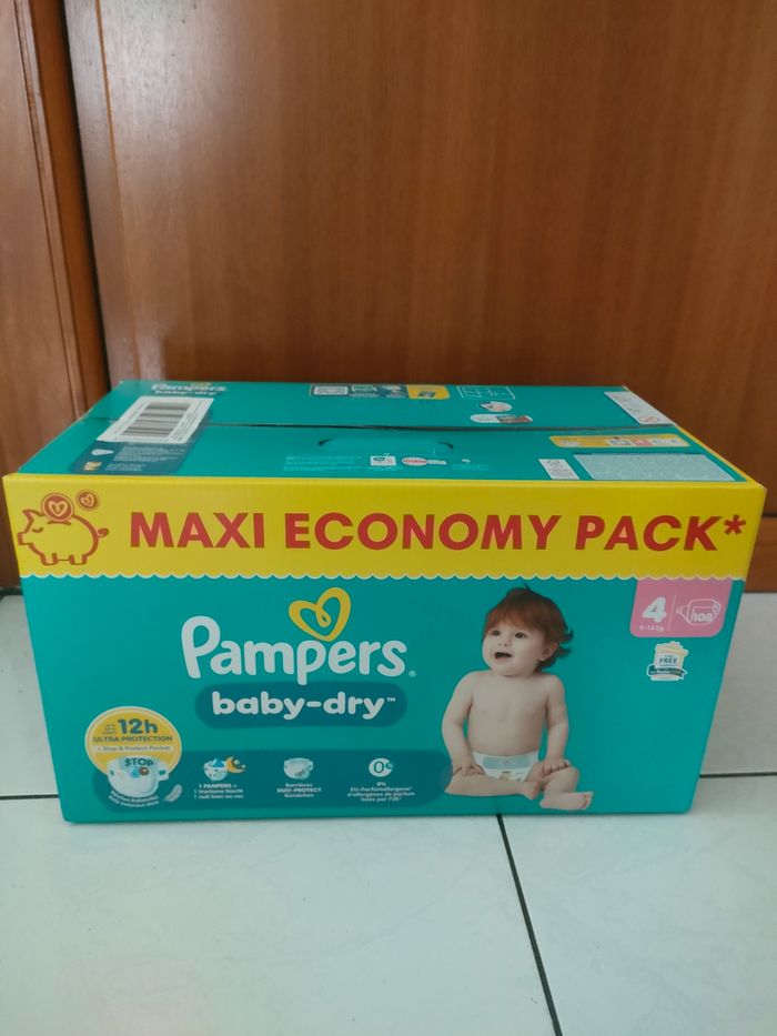 108 couches Pampers Baby dry