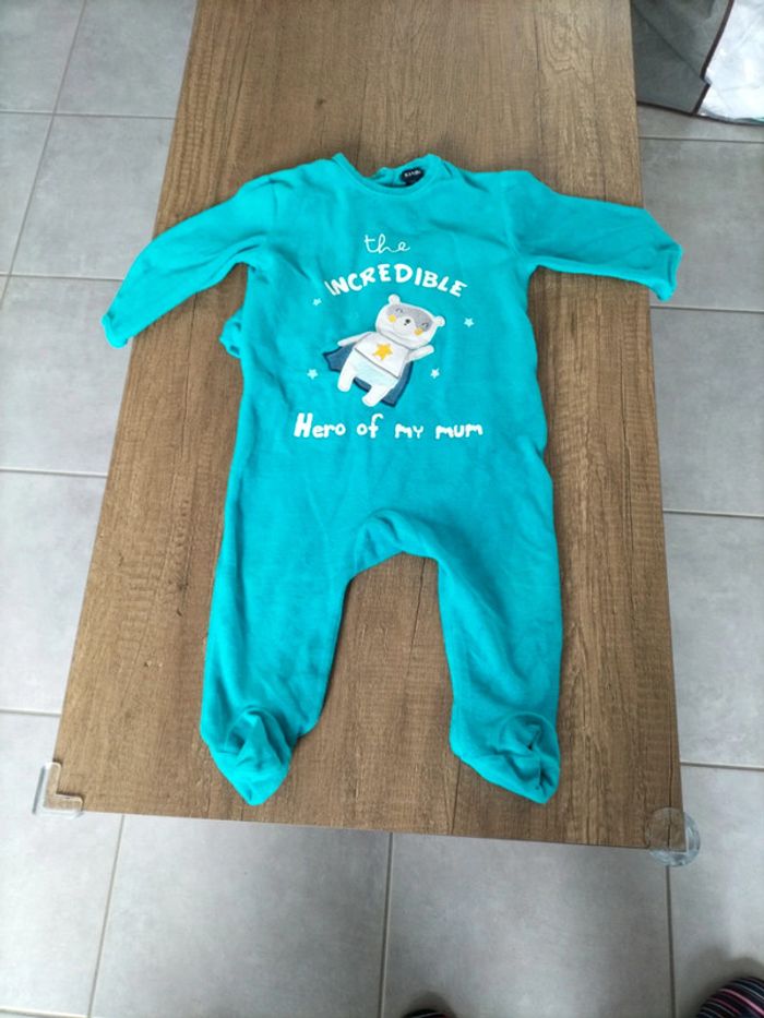 Lot de   7 pyjamas 12 mois - photo numéro 9