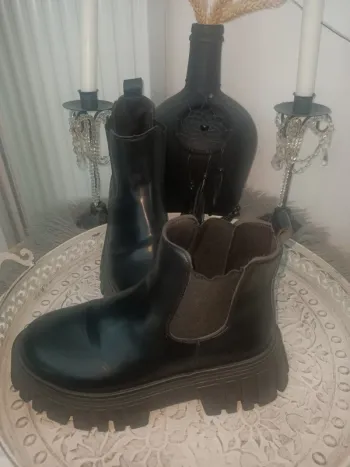 Magnifique paire de boots type Chelsea 38