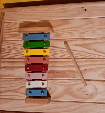 Xylophone musical enfant en bois - 8 notes + baguette