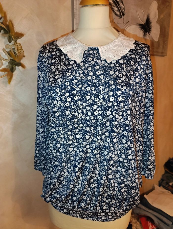 Sublime blouse bouffante taille 4 soit 42/44 neuve
