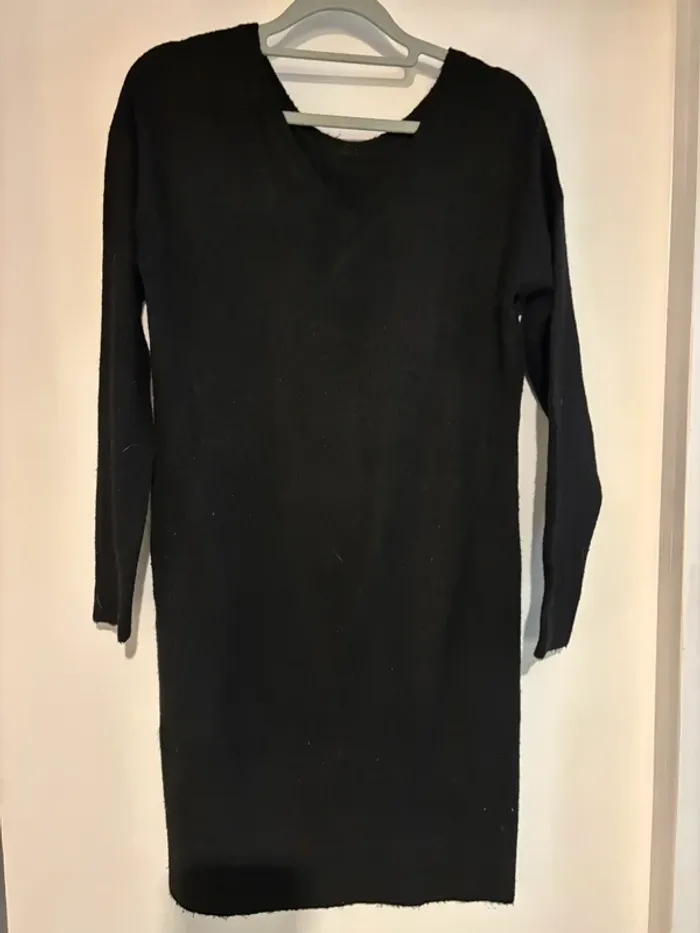 Jolie robe d hiver noir à paillettes La City taille 38/M - photo numéro 2