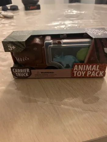 Camion dinausore + 2 petits dinosaures
