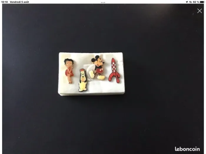 Lot 4 pins vintage collector