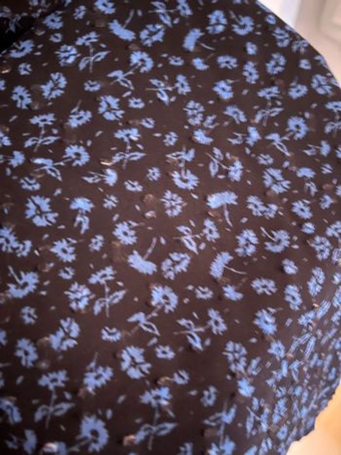 Robe d’hiver noire à fleurs bleues - photo numéro 3