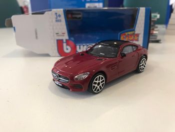 Miniature burago Mercedes benz AMG GT 1/43