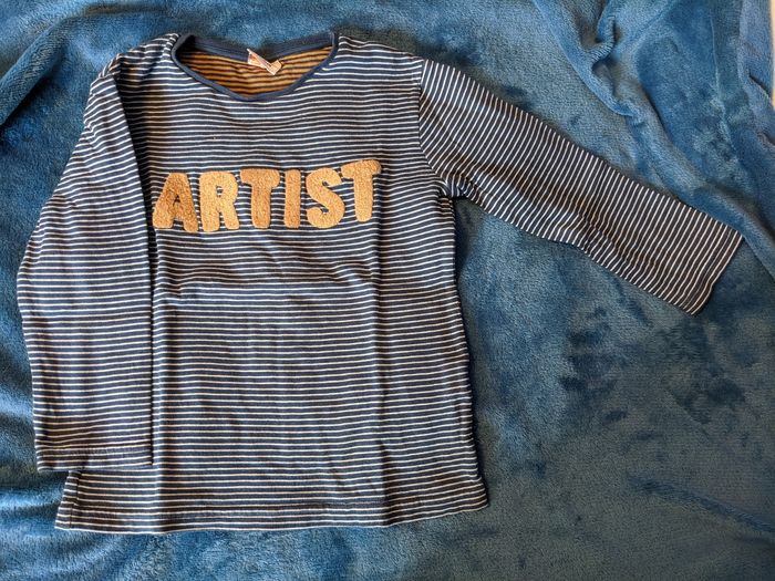 T shirt manche longue très bon état 4 ans