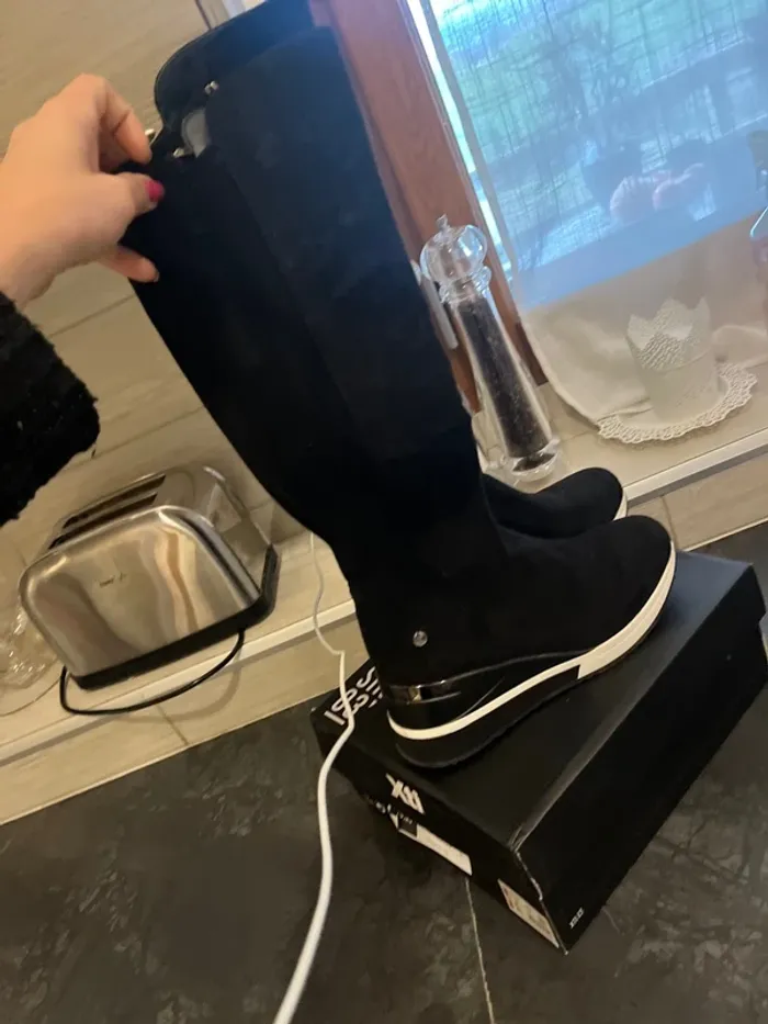 Botte noir en parfait état neuf