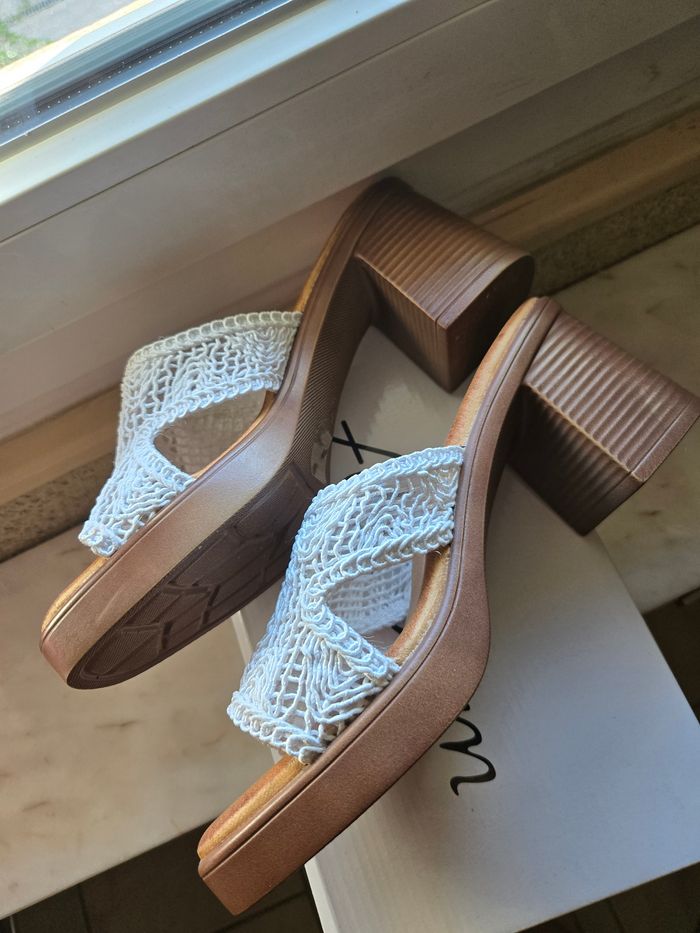 Mules ajourées blanches P39 neuves (Abloom) - photo numéro 3