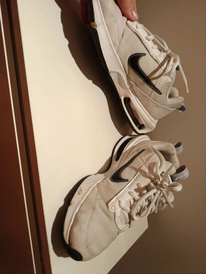 Magnifique paires de Nike air max taille 38,5 - photo numéro 5
