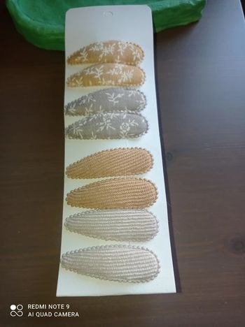 Lot de 8 pinces / barrettes NEUVES