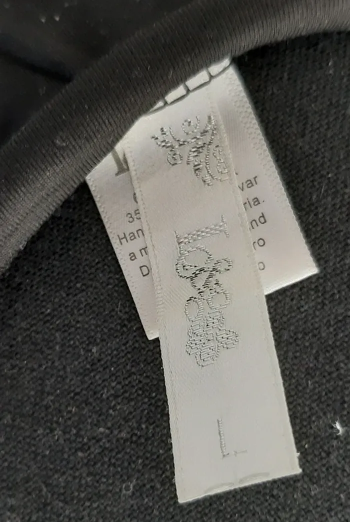 Très joli haut manches longues LC&G avec strass et perles nacrées - photo numéro 7