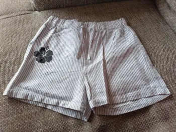 Short fille