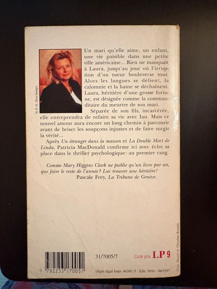 Une femme sous surveillance - photo numéro 2