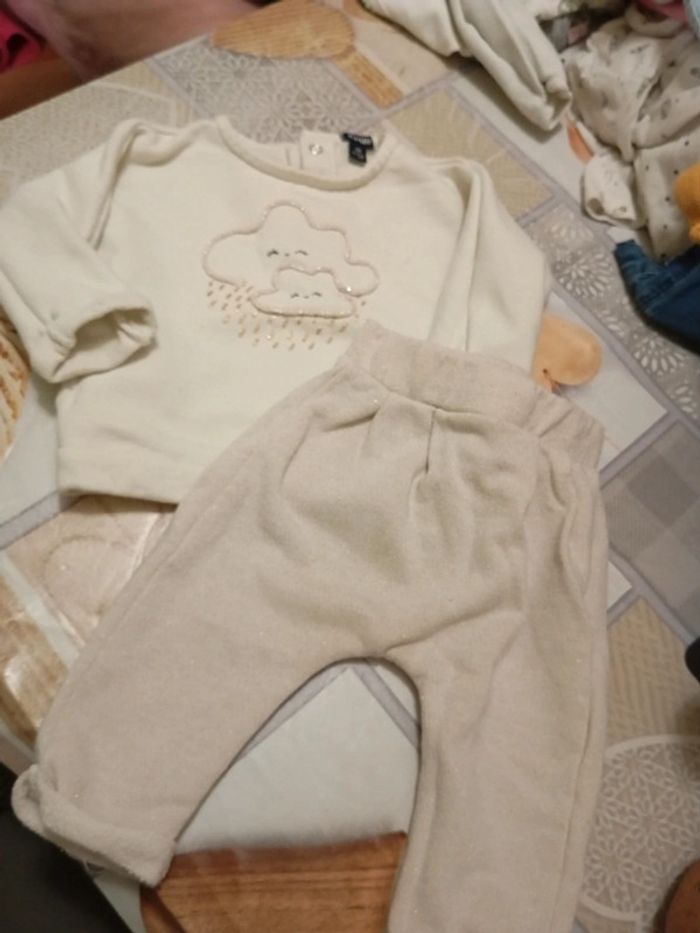 Ensemble de vêtements