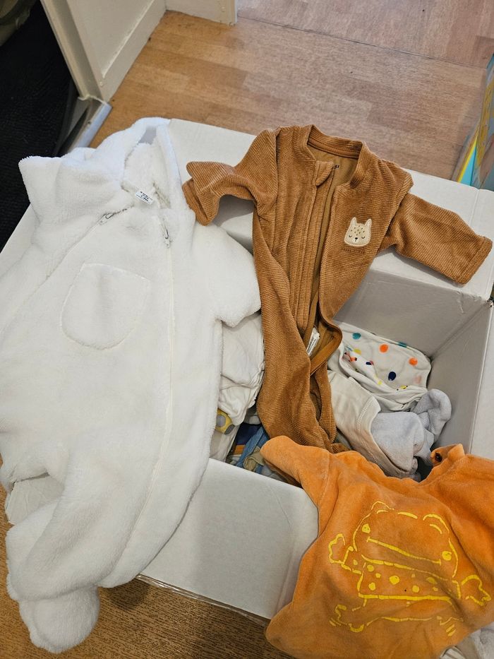 Lot de vêtements 1 mois - photo numéro 2