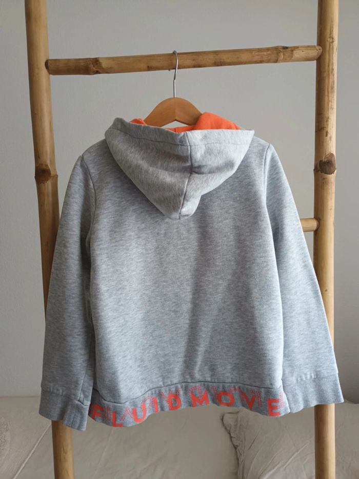 Sweat gris à capuche 7 / 8 ans - photo numéro 3