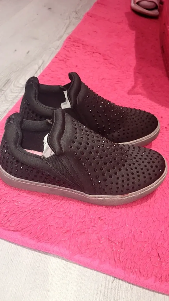 Chaussure fille neuf taille 32