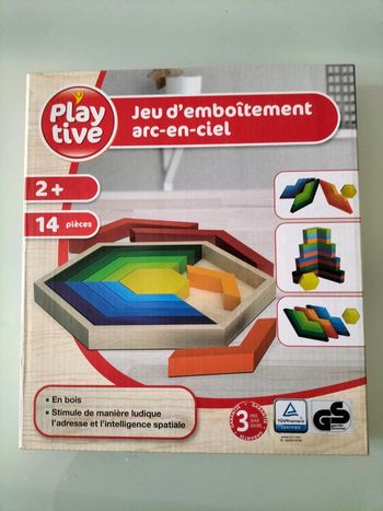 Jeux d'emboîtement arc en ciel