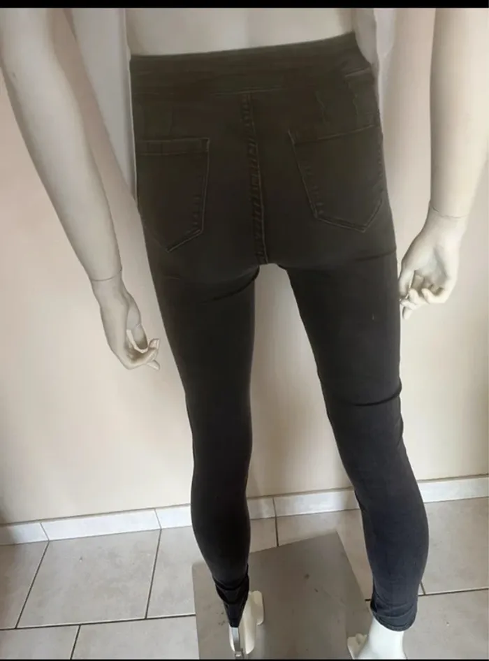 Jean skinny gris foncé 👖 - photo numéro 3