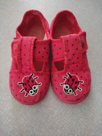 Chaussons coccinelle à scratch P26