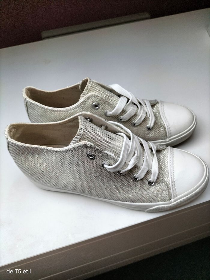 Basket blanc cassé effet pailletés taille 40