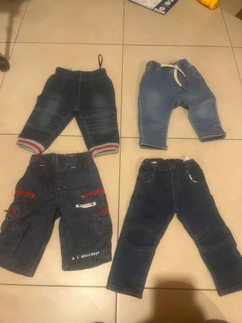 4 jeans taille 6 mois