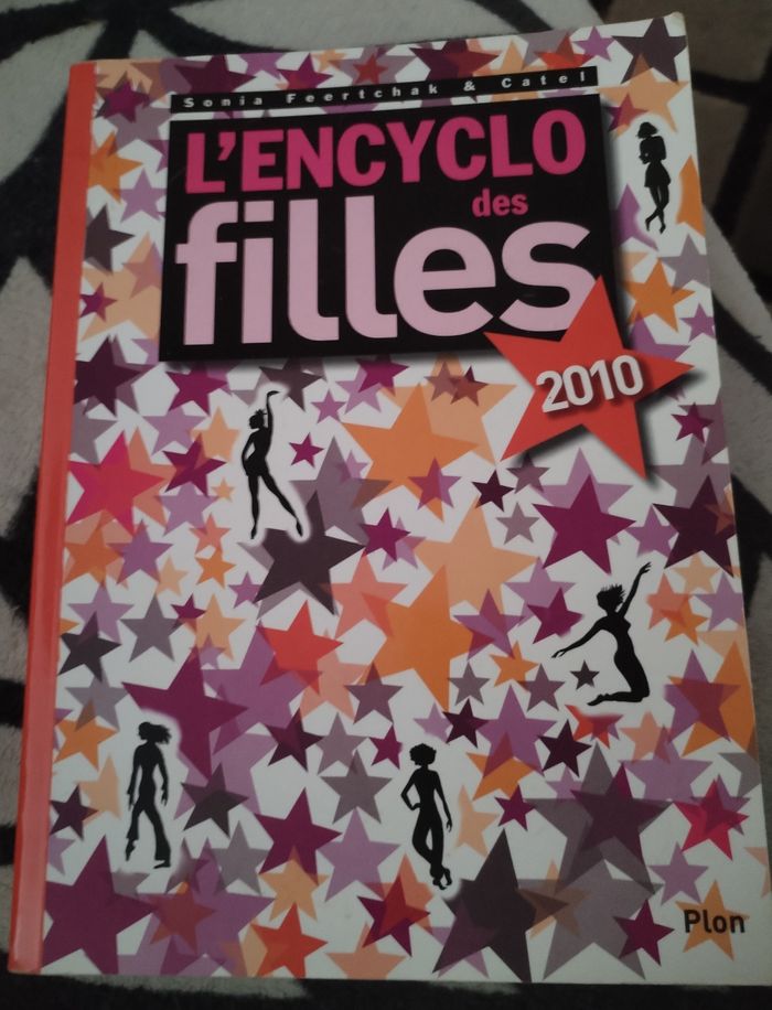 L'encyclo des filles pour ados 600 pages neuf