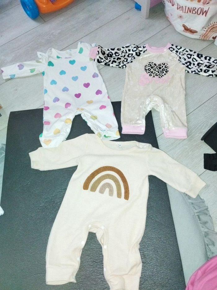 Combinaisons bébé