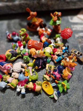 Figurine kinder et autre