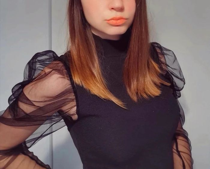 Top noir de fête et soirée manches tulle neuf