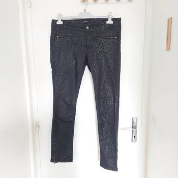 Jean noir enduit motif léopard