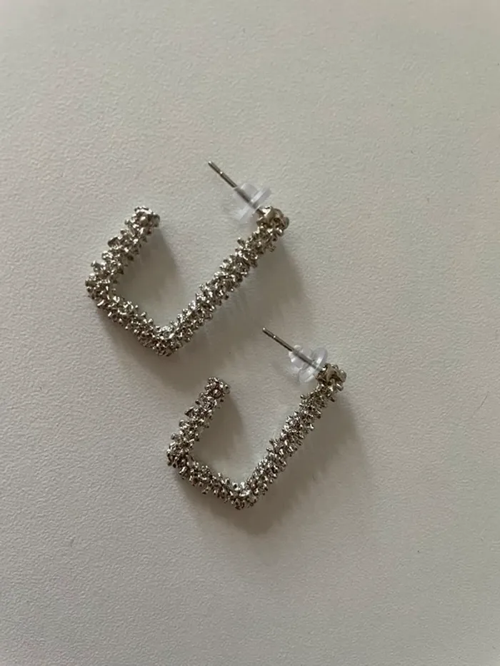 Boucle d’oreille argenté du groupe MaxMara - photo numéro 3