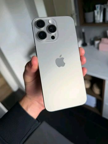 Iphon 15 pro max..