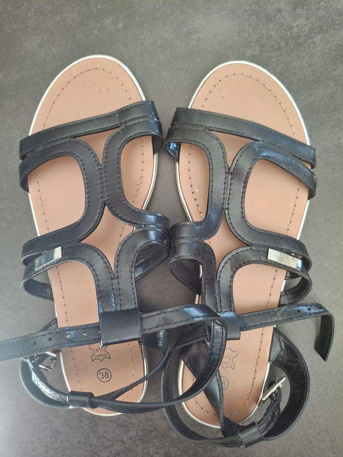 Sandales nu pieds 38 noires neuves