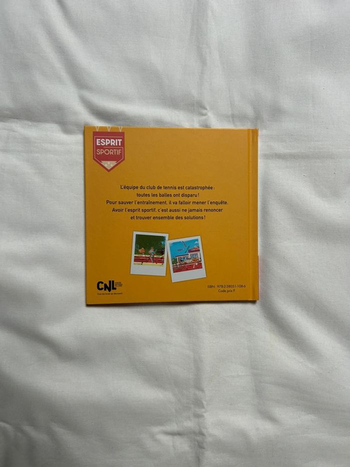 Livre Le club de tennis - photo numéro 2