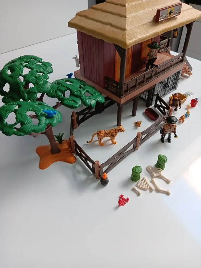 Lot figurines playmobil maison gardien de reserve animalière dans la savane - photo numéro 8