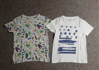 2 T-shirts manches courtes 5 ans